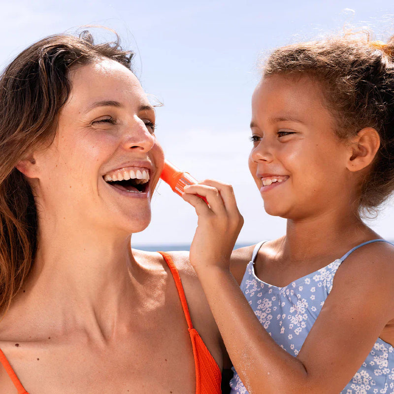 隆El mejor producto antiedad no est谩 en una crema... est谩 en tu protector solar!