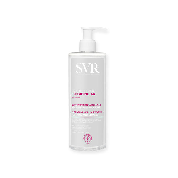 Producto en botella de 400 ml del SENSIFINE AR Eau Micellaire con un fondo blanco